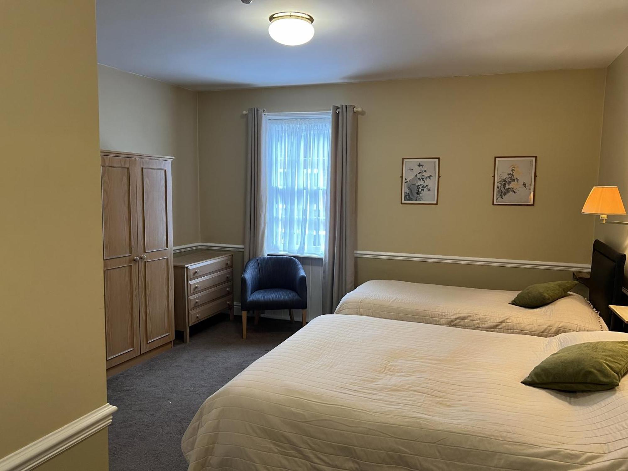Royal Oak Hotel, ガースタング エクステリア 写真