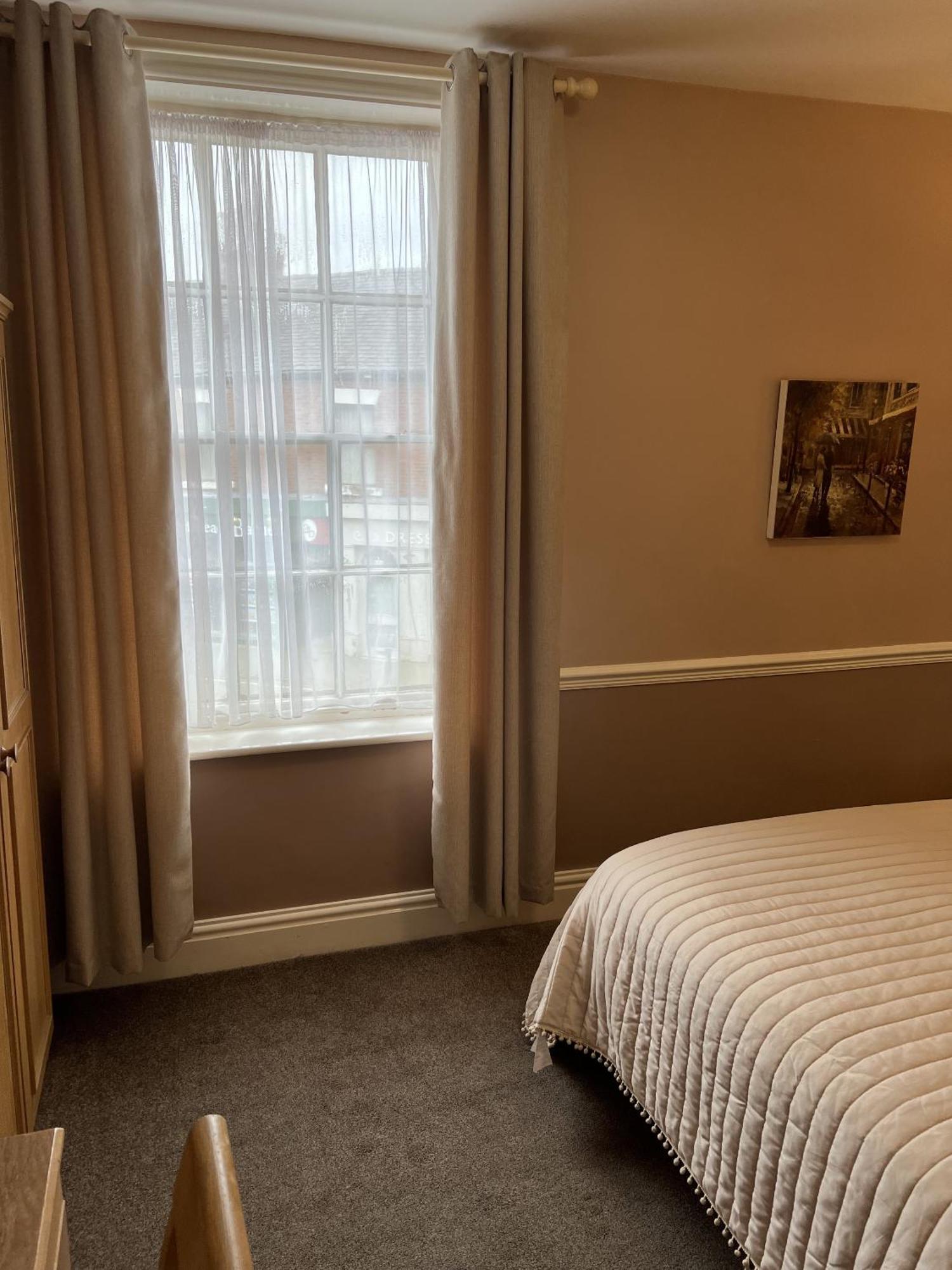 Royal Oak Hotel, ガースタング エクステリア 写真