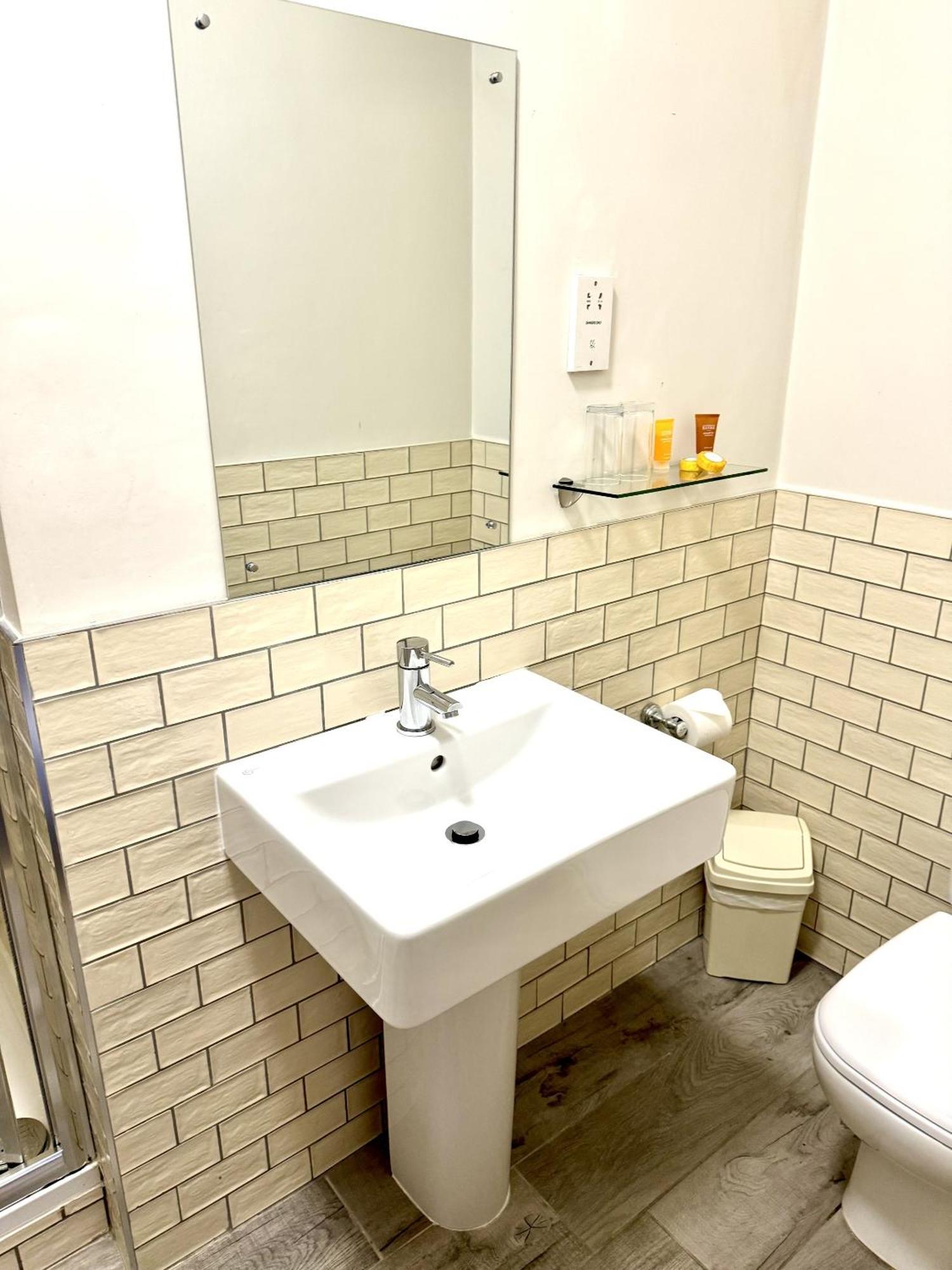 Royal Oak Hotel, ガースタング エクステリア 写真
